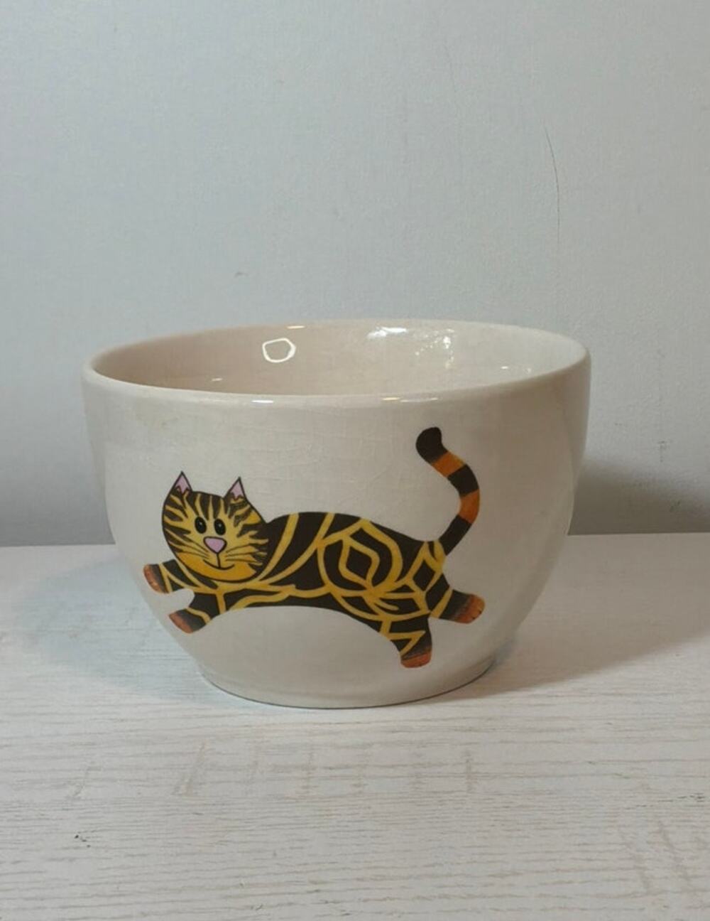 Boston Warehouse Trading Cat Themed Bowl